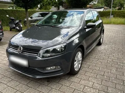 Gebraucht VW Polo Trendline 75 PS (55 kW) 2016 Grau Limousine