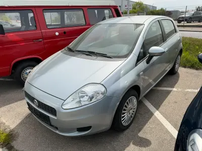 Second-hand Fiat Grande Punto 77 CP (56 kW) 2008 Argintiu Hatchback