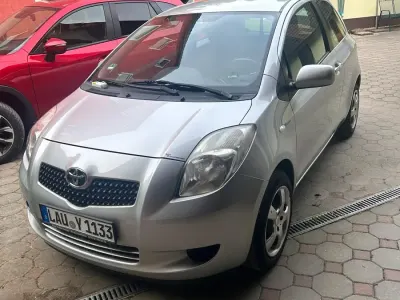 Brugt Toyota Yaris 69 HK (50 kW) 2007 Sølv Hatchback