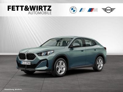Begagnad BMW X2 Sport Line 163 HK (119 kW) 2024 Grön SUV