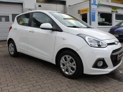 Gebraucht Hyundai i10 67 PS (49 kW) 2014 Weiß Kleinwagen