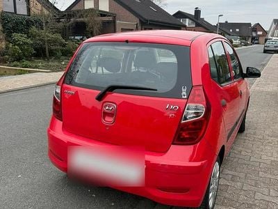 Gebraucht Hyundai i10 69 PS (50 kW) 2012 Rot Kleinwagen