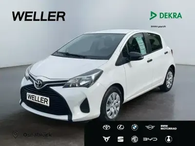 Gebraucht Toyota Yaris Cool 69 PS (50 kW) 2015 Weiß Kleinwagen