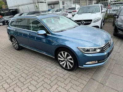 Używany VW Passat Highline 239 KM (175 kW) 2015 Niebieski Kombi