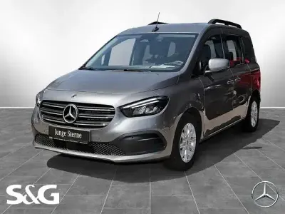 Gebraucht Mercedes T180 Progressive 131 PS (96 kW) 2025 Chromitgrau metallic Van / Kleinbus