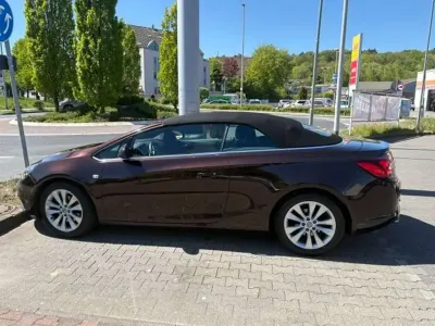 Usata Opel Cascada Edition 165 CV (121 kW) 2013 Marrone Cabrio