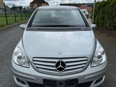 gebraucht Mercedes B200 CDI Automatik mit Anhängerkupplung