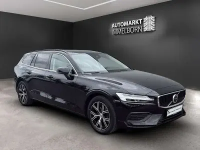 Gebraucht Volvo V60 Core 197 PS (144 kW) 2023 Black stone Kombi