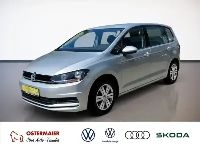 Gebraucht VW Touran Trendline 110 PS (80 kW) 2018 Reflexsilber Van / Kleinbus