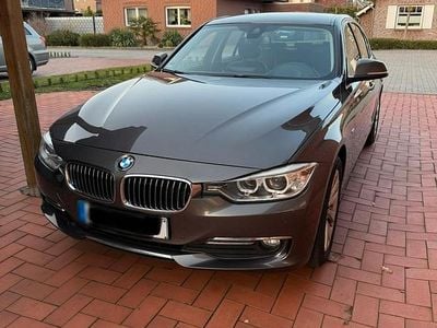 Gebraucht BMW 320 184 PS (135 kW) 2012 Braun Limousine
