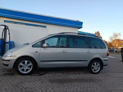 Beige Gebraucht 2009 VW Sharan Trendline Van / Kleinbus | 4.200 € (Fairer Preis)