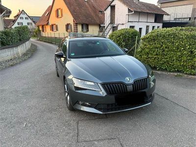 Gebraucht Skoda Superb SportLine 190 PS (139 kW) 2019 Grau Kombi