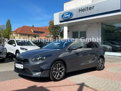 Gebraucht Kia Ceed 140 PS (102 kW) 2025 Grau Kleinwagen