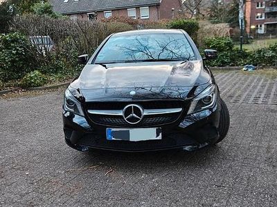 Gebraucht Mercedes CLA200 Shooting Brake Urban 156 PS (114 kW) 2015 Schwarz Kombi