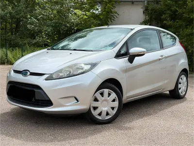 Gebraucht Ford Fiesta Trend 60 PS (44 kW) 2009 Silber Kleinwagen