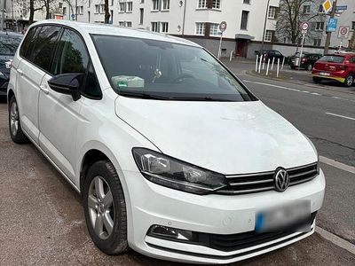 Gebraucht VW Touran 150 PS (110 kW) 2016 Weiß Van / Kleinbus