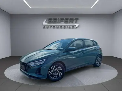 Neu Hyundai i20 Trend 90 PS (66 kW) 2026 Mangrove green Kleinwagen