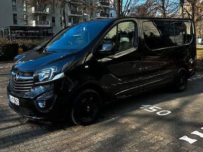 Schwarz Gebraucht 2016 Opel Vivaro Edition Van / Kleinbus | 18.880 € (Fairer Preis)