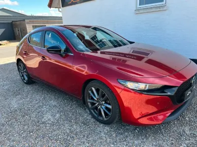 Gebraucht Mazda 3 Cosmo 122 PS (89 kW) 2019 Rot Limousine