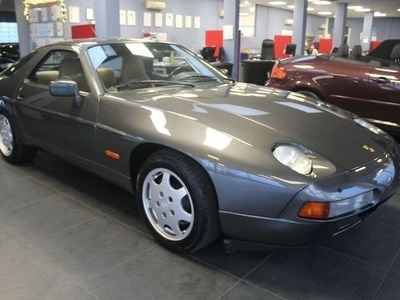 Porsche 928
