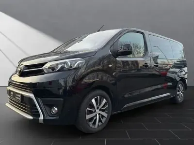 Gebraucht Toyota Proace Verso Executive 177 PS (130 kW) 2023 Graphitschwarz metallic Kombi