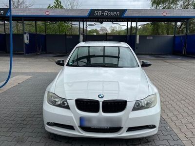 gebraucht BMW 320 E90 i Alpinweiss Glasdach / Tempomat gepflegter Zustand
