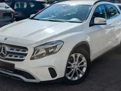 Gebraucht Mercedes GLA200 136 PS (100 kW) 2017 Weiß SUV