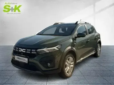 Usata Dacia Sandero Expression 101 CV (74 kW) 2024 Grigio Utilitaria