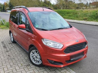 gebraucht Ford Tourneo Courier 1.0 EB Titanium *Besonder Ausstattung*