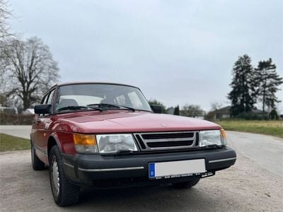Saab 900