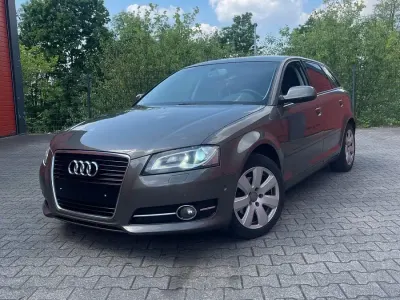 Gebraucht Audi A3 105 PS (77 kW) 2012 Braun Kleinwagen