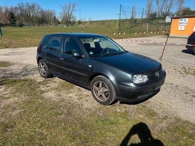 Gebraucht VW Golf IV 90 PS (66 kW) 2001 Grau Limousine