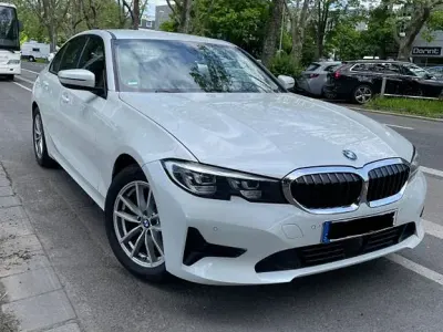 Gebraucht BMW 320 190 PS (139 kW) 2019 Weiß Limousine