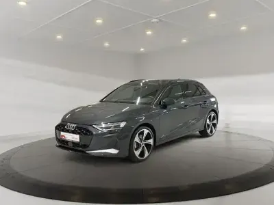 Gebraucht Audi A3 Comfort 150 PS (110 kW) 2025 Manhattangrau metallic Limousine