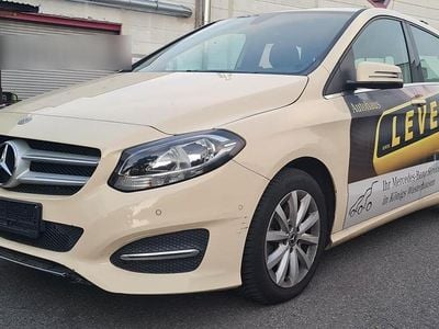 Mercedes B200