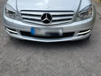 Gebraucht Mercedes C180 156 PS (114 kW) 2012 Silber Limousine