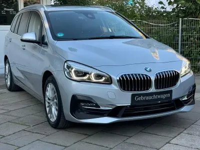 Gebraucht BMW 220 Gran Tourer Luxury Line 190 PS (139 kW) 2020 Silber Van / Kleinbus