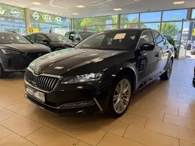 Gebraucht Skoda Superb LAURIN & KLEMENT 200 PS (147 kW) 2023 Schwarz Limousine