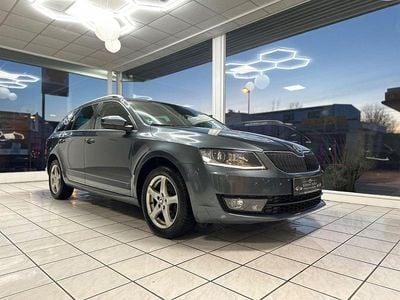 Grau Gebraucht 2015 Skoda Octavia Style Kombi | 12.500 € (Fairer Preis)