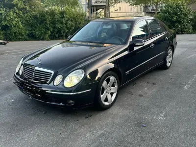 Gebraucht Mercedes E220 Avantgarde 150 PS (110 kW) 2006 Schwarz Limousine