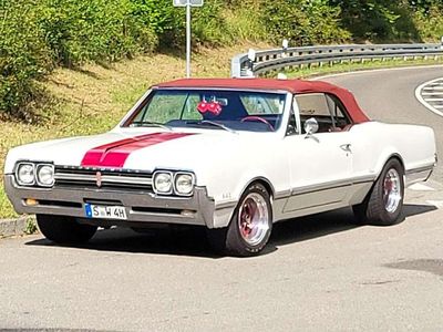 Weiß Gebraucht 1966 Oldsmobile Cutlass Cabrio | 48.800 €