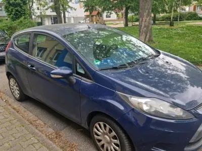 Gebraucht Ford Fiesta 90 PS (66 kW) 2010 Blau Kleinwagen