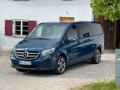 Gebraucht Mercedes V200 136 PS (100 kW) 2015 Blau Van / Kleinbus