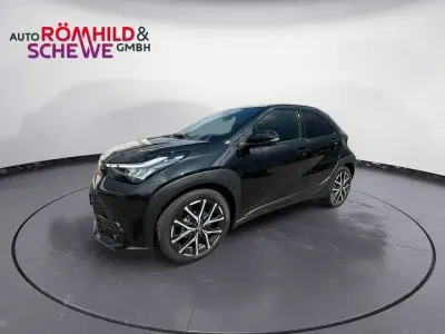 Neu Toyota Aygo X Sport 117 PS (86 kW) 2026 Schwarz SUV