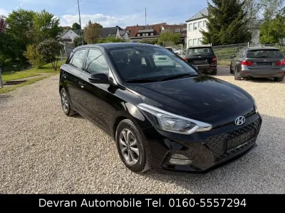 Gebraucht Hyundai i20 Trend 84 PS (61 kW) 2019 Schwarz Kleinwagen