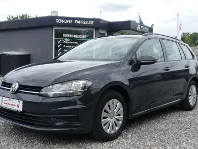 Gebraucht VW Golf VII Trendline 116 PS (85 kW) 2019 Uranograu Kombi