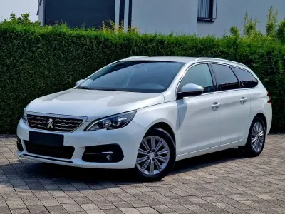Gebraucht Peugeot 308 SW Allure 131 PS (96 kW) 2021 Weiß Kombi