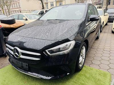 Second-hand Mercedes B180 Avantgarde 116 CP (85 kW) 2020 Negru Monovolum