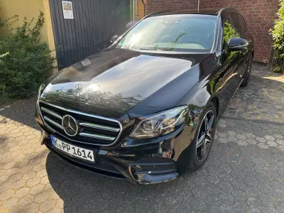 Gebraucht Mercedes E300 AMG line 306 PS (225 kW) 2019 Schwarz Limousine