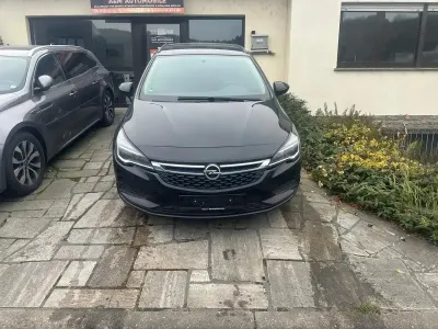 Używany Opel Astra Edition 110 KM (80 kW) 2018 Czarny Kombi